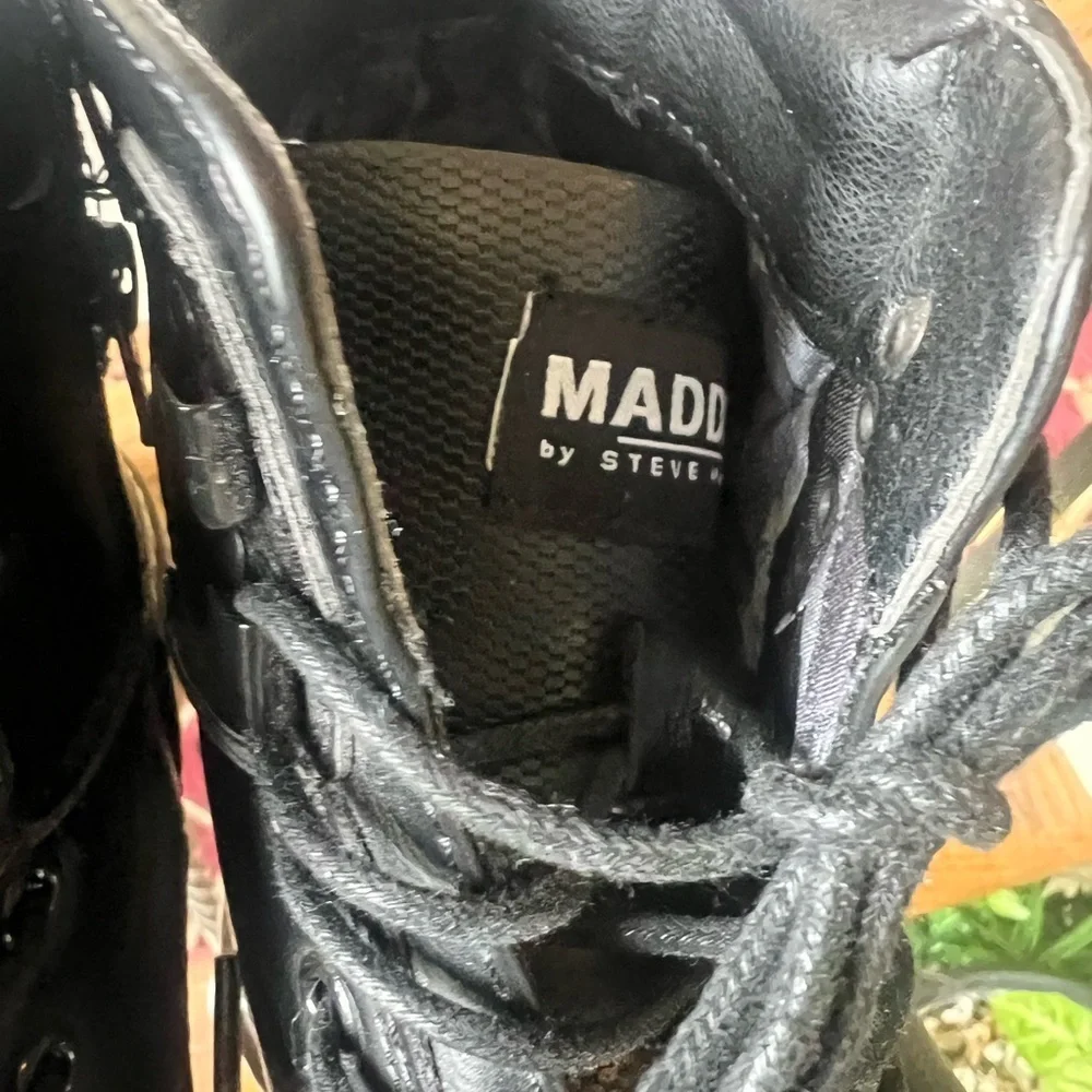 Madden by Steve Madden Deelin boot size 10. Excellent condition black